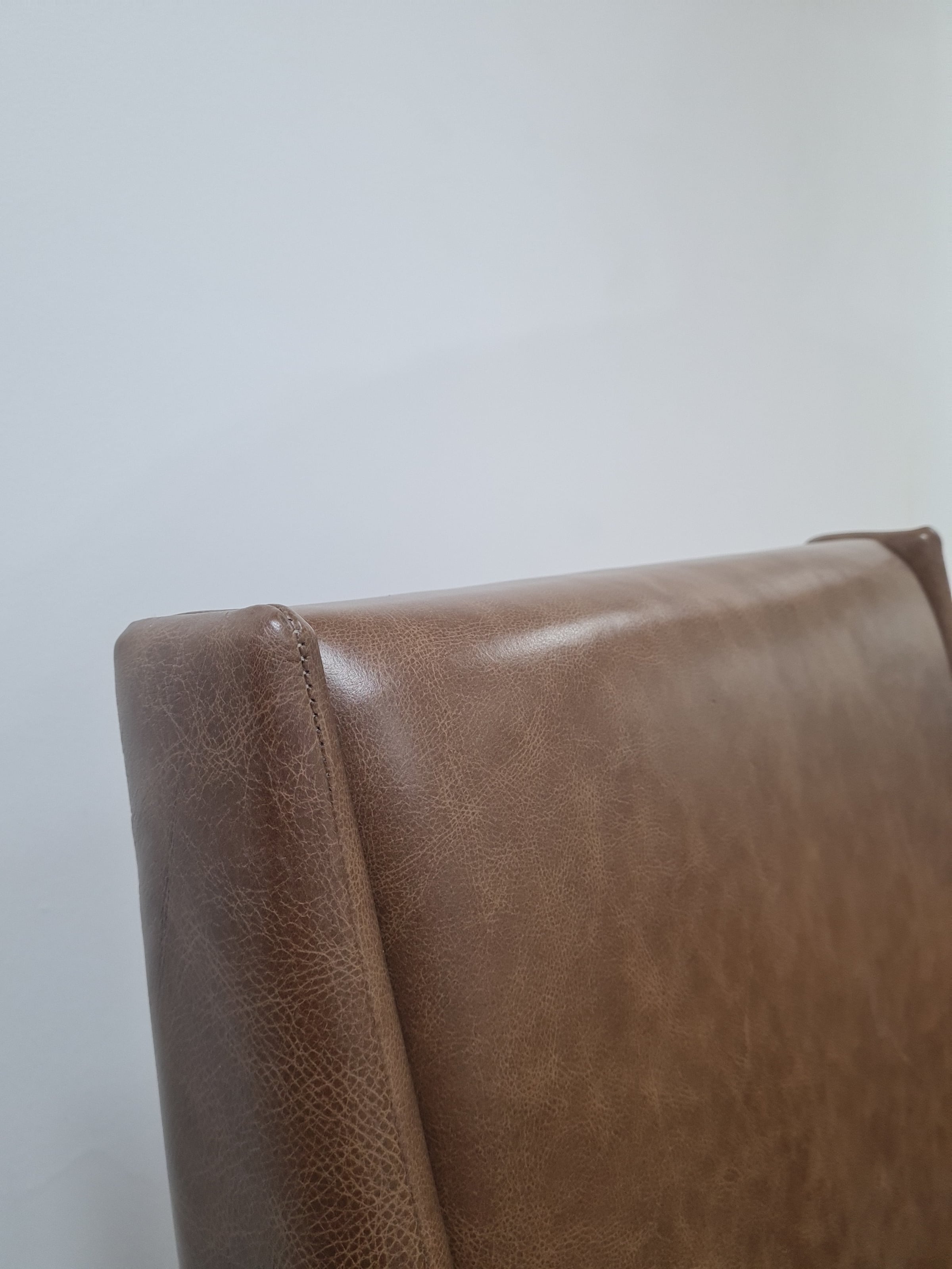 CHARLES — detalhe